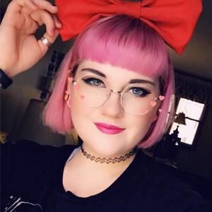 Meet your Posher, Becca